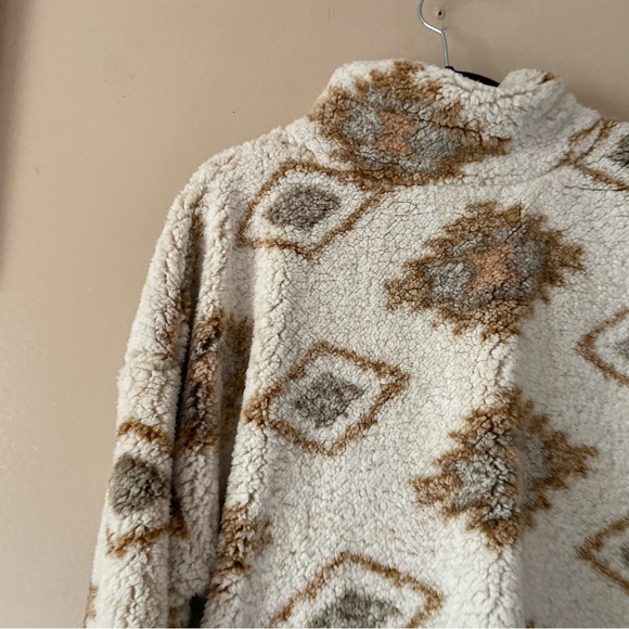 Thread & supply• fluffy soft southwestern print pullover women’s xxl - Picture 6 of 12